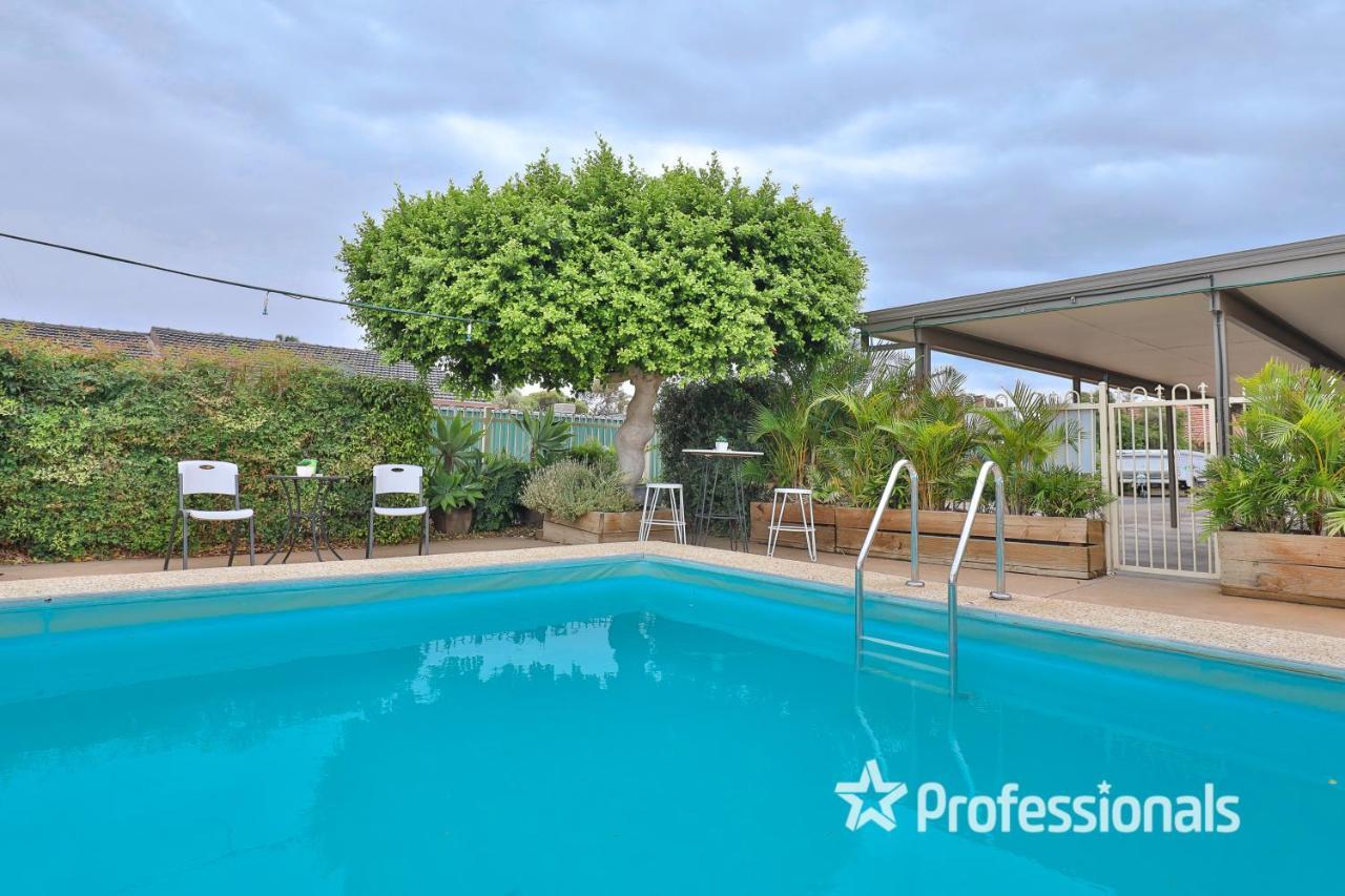Vineland Motel Μιλντούρα Εξωτερικό φωτογραφία